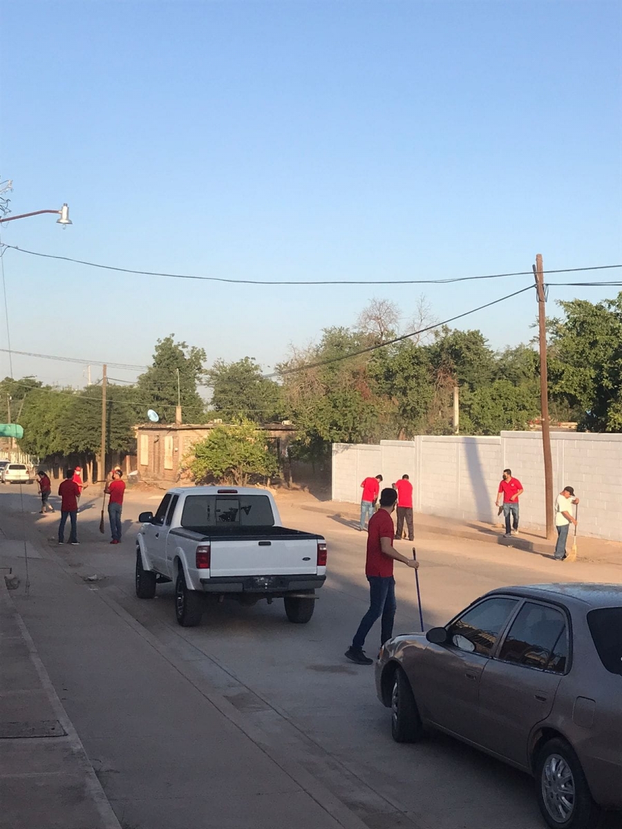 BRIGADA DE LIMPIEZA CALLE AVIACIÓN