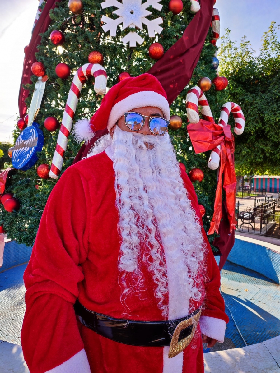 SANTA CLAUS STASAM MOCORITO, VISITO LA ZONA SUR DEL MUNICIPIO