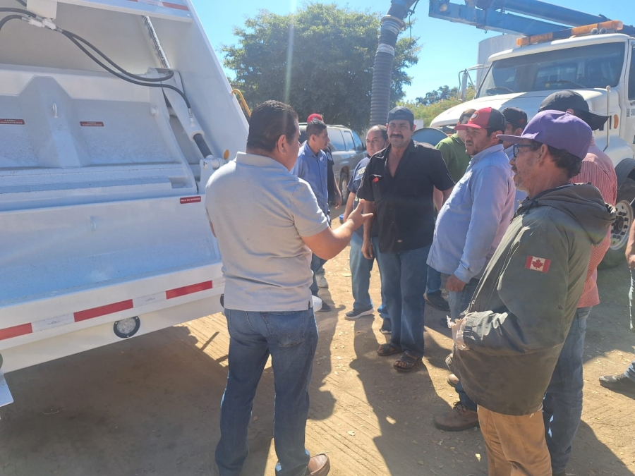 Capacitacion para la operacion del nuevo Camion Recolector de Basura.